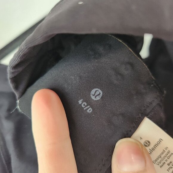 Lululemon Stash It All Black Sports Bra Activewear Athletic Padded Size 4 (C/D) - Picture 7 of 8